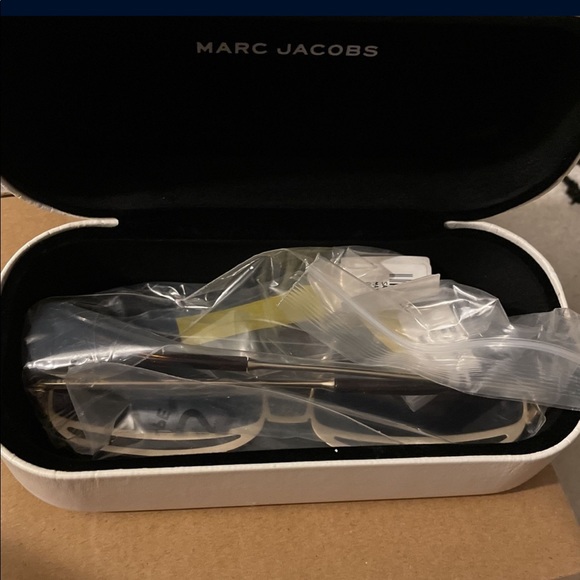 Marc Jacob’s sunglasses main image 4